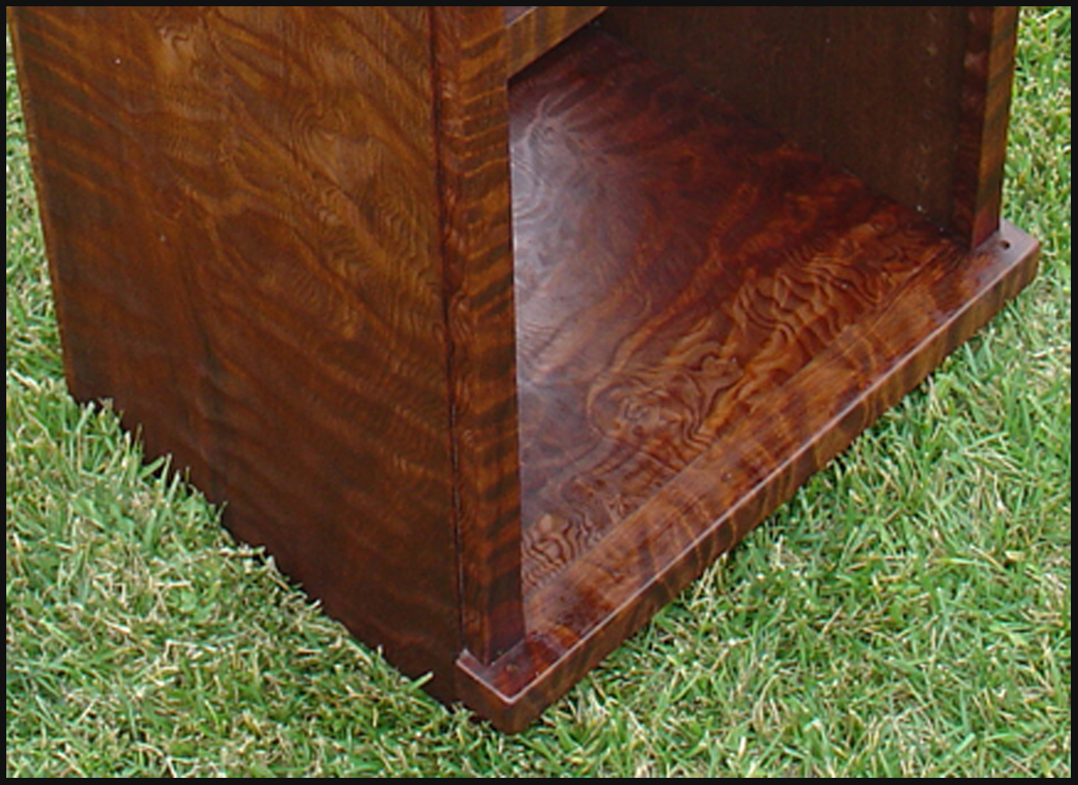 Curly Grain Redwood