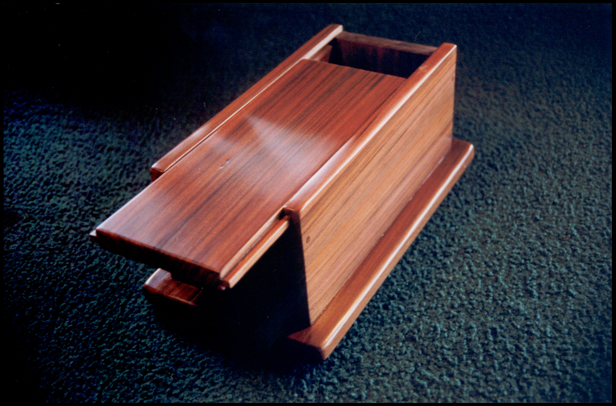 Dick's Urn